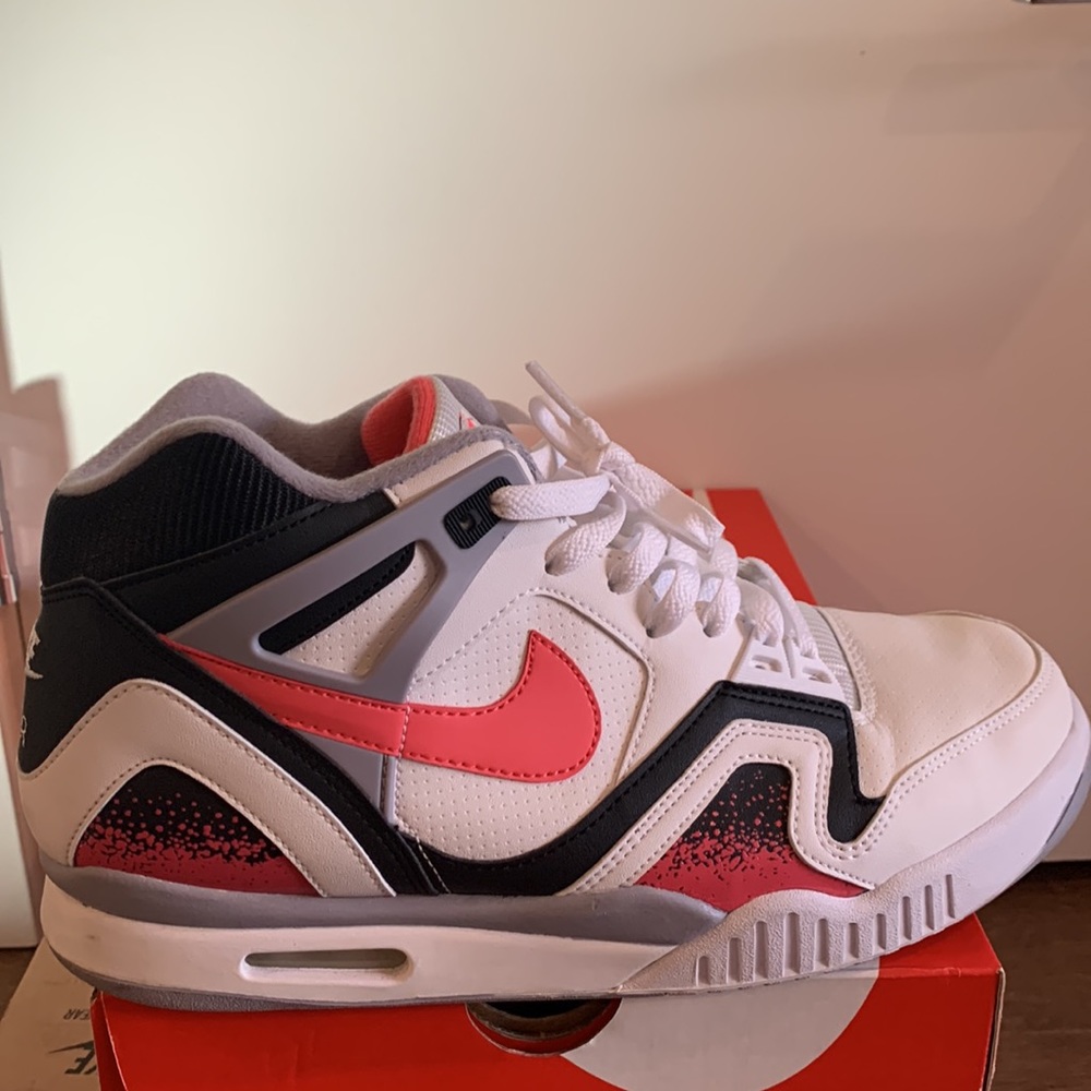 Nike Air Tech Challenge II